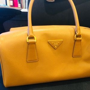 Prada tote in Saffiano leather Caramel color